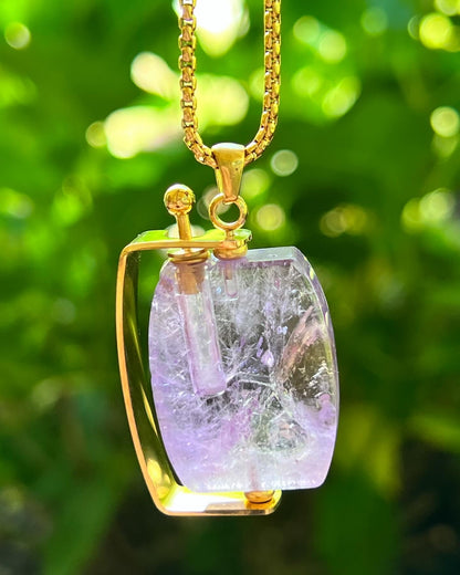 Amethyst aromatherapy necklace square. In both gold and silver.